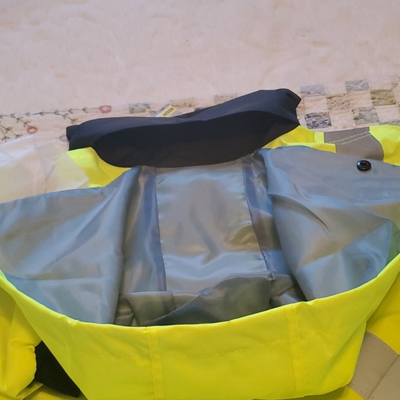 OccuNomix high Visibility Jacket - Picture 8 of 9